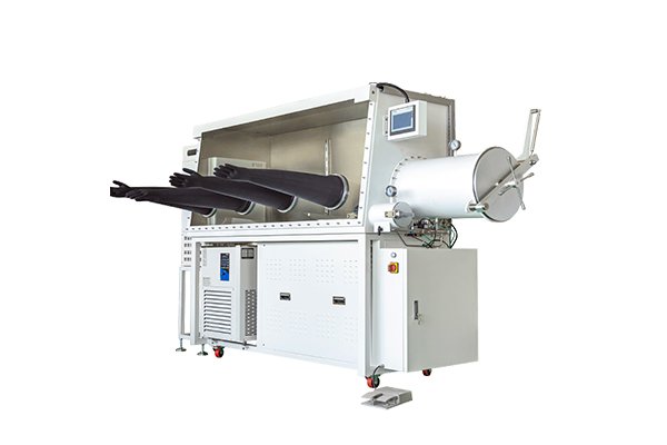Glove box with chiller