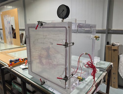 Vacuum box with signal cable